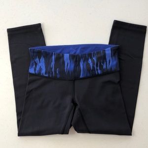 Lululemon Reversible Black and Blue Capri Leggings, 4